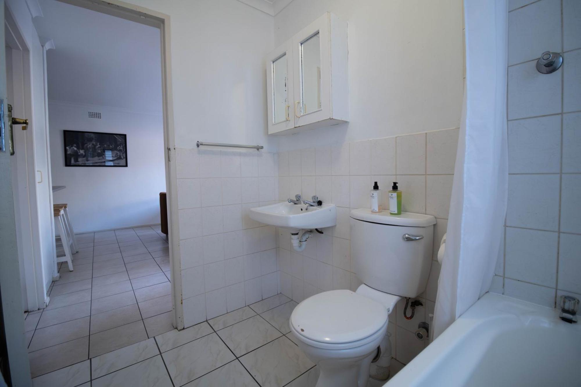 Broadway Self Catering Apartments Durbanville Esterno foto